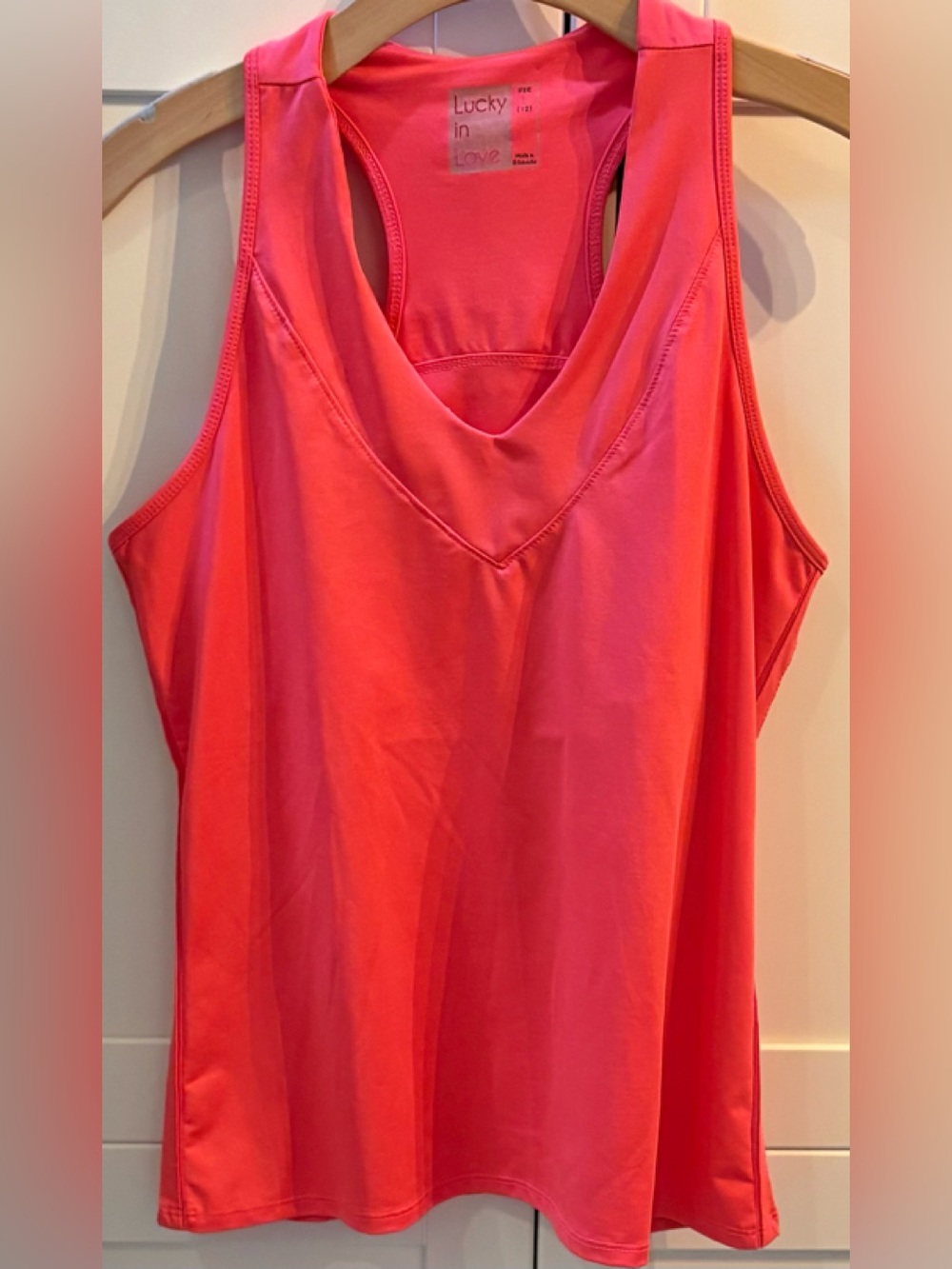 LUCKY IN LOVE LARGE / L ( 12 ) TANK W/ SHELF BRA BRIGHT PINK EXCELLENT PRE-OWN